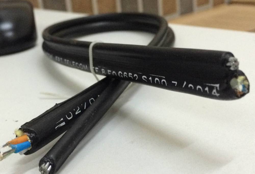 Cáp quang treo loại nào tốt nên chọn mua?